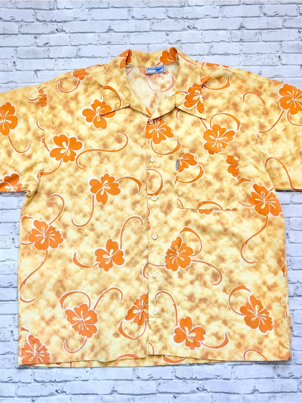 Vintage Men’s 90s Blue Ocean Orange Hawaiian Shirt